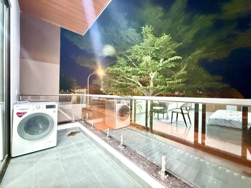New Studio with Balcony Opposite the Park - Phước Long