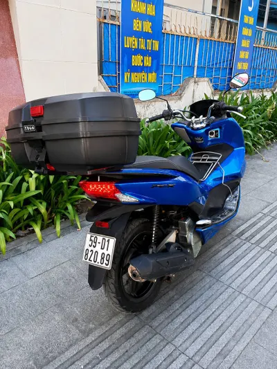 Honda PCX 2016 – 125cc Scooter with Top Box – Excellent Condition – 27M VND
