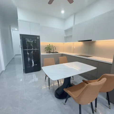 Сдается новый трехэтажный дом в северной части Нячанга – 180 м², полностью меблирован