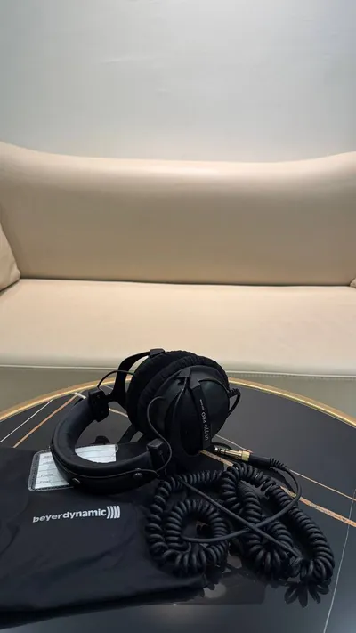 Arturia Minilab 3 MIDI-клавиатура и Beyerdynamic DT 770 PRO наушники – 4,3 млн VND