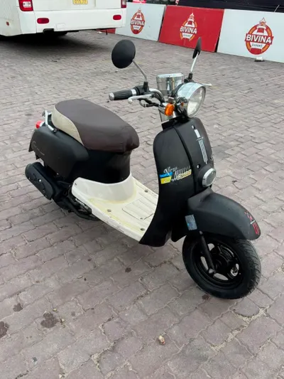 50cc摩托车 2021年 – 状况优秀，含完整证件