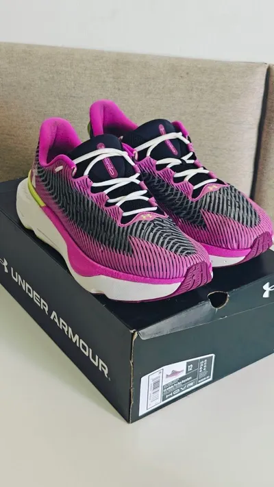 Under Armour Infinite Pro Run Running Shoes – Size 45 – 2.5M VND