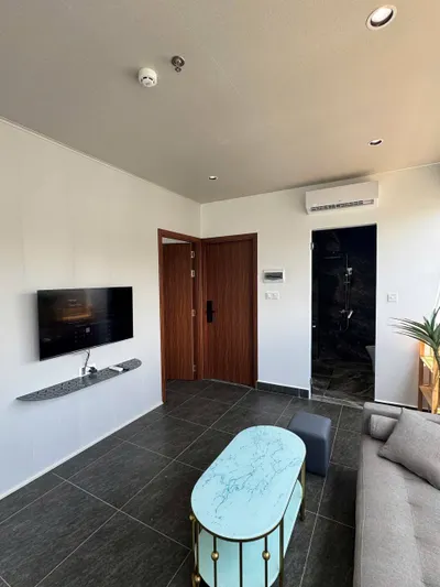 Penthouse Rộng Rãi ở Phía Bắc Nha Trang – 23 triệu ₫/Tháng, Nội Thất, Ban Công & View Thành Phố