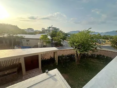 Villa 3 Phòng Ngủ Cho Thuê – Ngoại Ô – 400 m² – Cách Biển 18 Phút