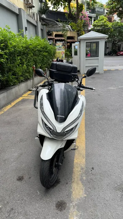 本田 PCX 2018, 125cc — 15 000 公里，状况极佳 — 33 000 000 越南盾