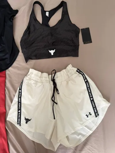 Quần áo Under Armour – Nguyên bản với thẻ – 200 VND mỗi cái