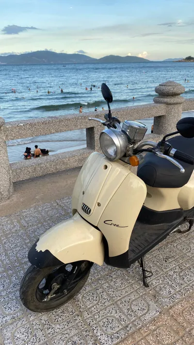 CREA 50cc Scooter 2019 – Cream/Yellow, 21,000 km, Blue Card Included