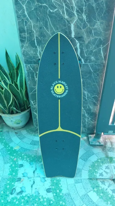 Black Market 'Inked' 10" x 32" Surfskate Cruiser滑板