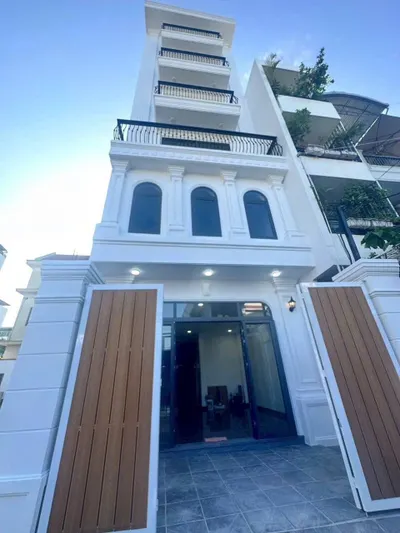 Modern 7-Storey House for Rent on North Nha Trang with Sea View – 30–50M VND/month