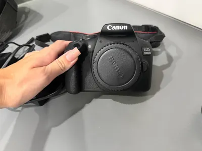 Bộ máy ảnh DSLR Canon EOS 2000D + 2 Lens & Phụ kiện – 12 triệu VND