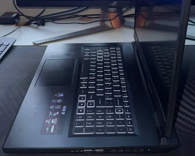 Продается игровой ноутбук Acer Nitro 17 – AMD Ryzen 7, RTX 4070, 32ГБ ОЗУ, 2ТБ SSD