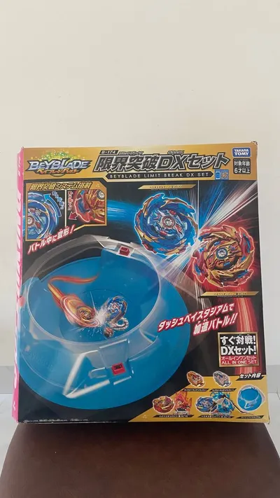 Bộ Beyblade B-174 với Đấu trường, 2 Quay tròn, 2 Bộ khởi động và Infinity Nado Quay tròn Bonus