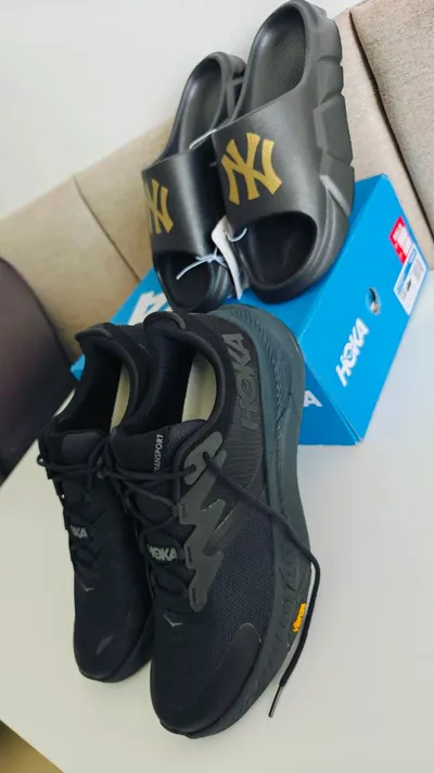 Лот товаров: Одежда и кроссовки – Adidas, Uniqlo, DC, Hoka