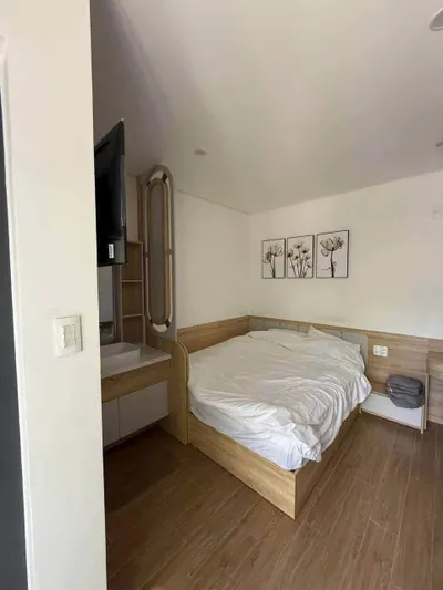 Spacious Balcony Studio – Giang Chau 1, Near Khue My