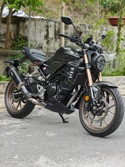 혼다 CB300R 오토바이 판매 – 우수한 상태, 태국 조립, 최근 정비됨