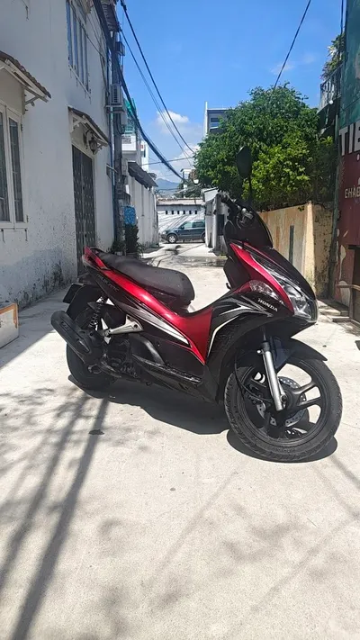Honda Airblade 2012 – Well-Maintained Scooter – Blue Card – Helmet Included – 9M VND