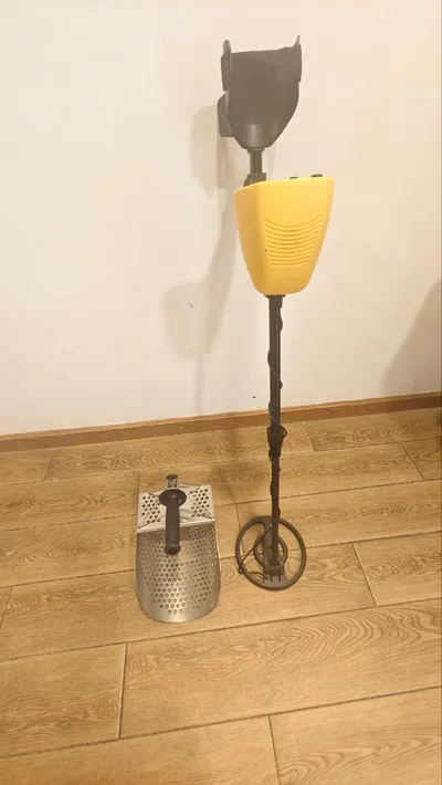 GT-5090 Metal Detector + Sand Sifter – Portable, Compact, Complete Set – 3,000,000 VND