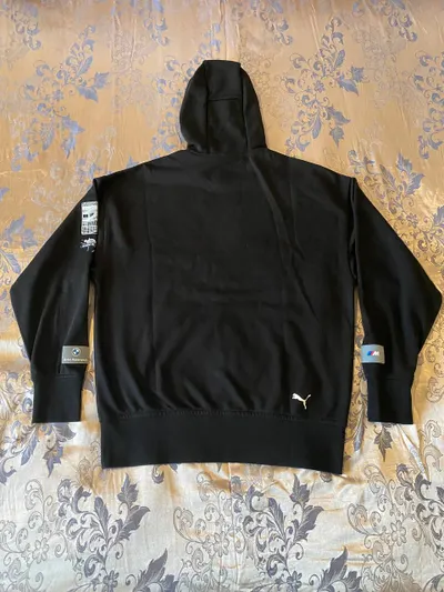 稀有原装 PUMA BMW M 摩托运动周边商品 – 两件连帽卫衣（M & XL）– 已售罄库存