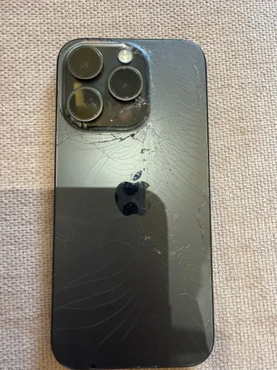 iPhone 15 Pro 256GB Black Titanium – треснуто заднее стекло
