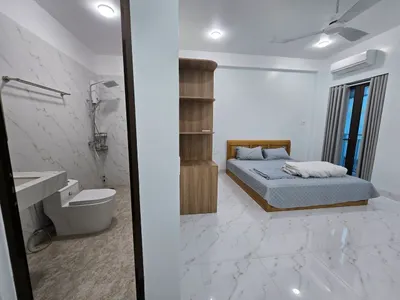 Studio Apartment at Vu Lang Street – 7.5M VND/Month, Balcony, Fully Furnished