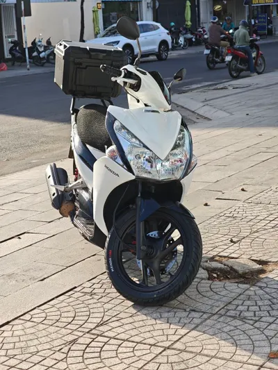 本田Airblade 2代 2011款踏板车 – 900万越南盾
