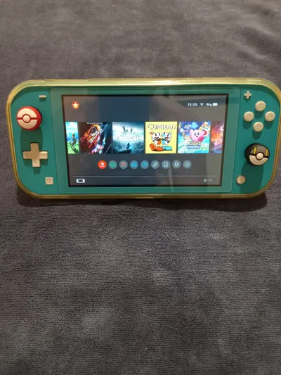 Nintendo Switch Lite – прошитая версия, можно скачивать и играть в любые игры