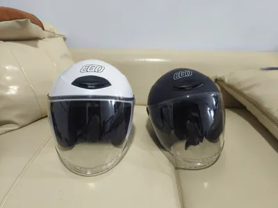 Nón bảo hiểm - Đen XXL và Trắng S/M