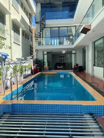Вилла в аренду в Северном Нячанге – 450 м², бассейн, 8 спален, 90 млн VND/месяц