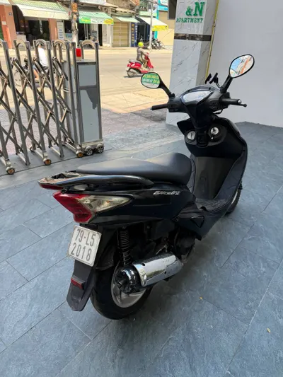 Excel 150 踏板车 – 800 万越南盾，刚刚保养，新皮带和减震器