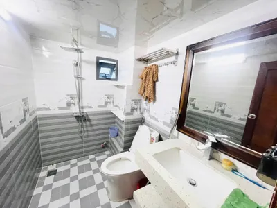 반짜오(Nha Trang) 북부 응우옌 쿠엔 거리 4침실 주택 임대 - 월 1600만 VND