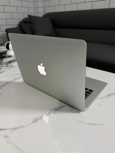 MacBook Air 13" (2017) – 550만 VND