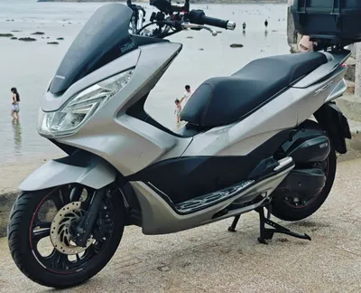 Honda PCX 125 (2nd Generation) Scooter for Sale – Well-Maintained with Blue Card