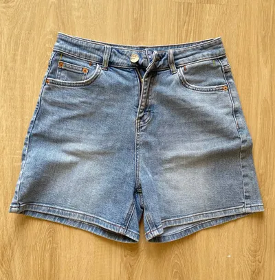 服装批量出售 – 10件商品（运动衫、衬衫、裙子、短裤、连衣裙）– 总计67万越南盾