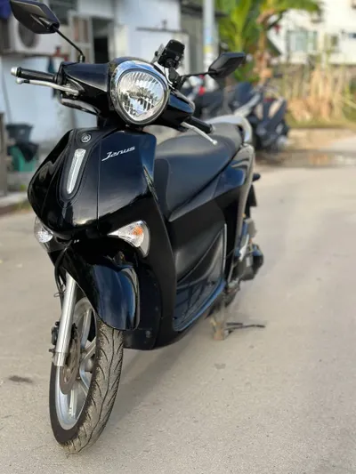 雅马哈詹姆斯 125cc (2023) 踏板车出售 – 黑色，22000 公里，蓝卡