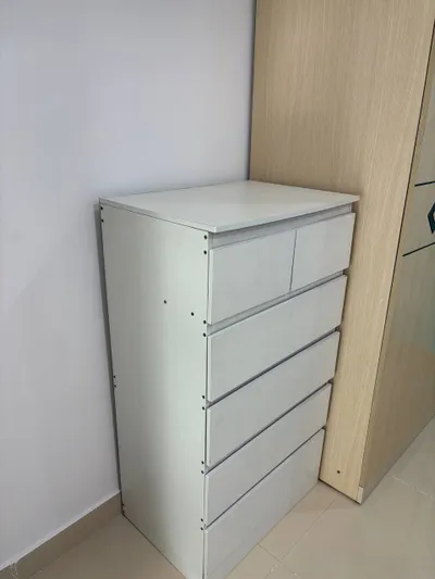 出售梳妆台和头盔