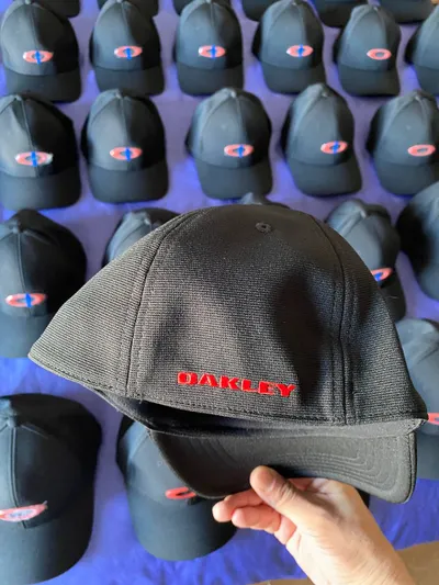 Oakley Tincan Cap – Black/Red – 사이즈 L/XL