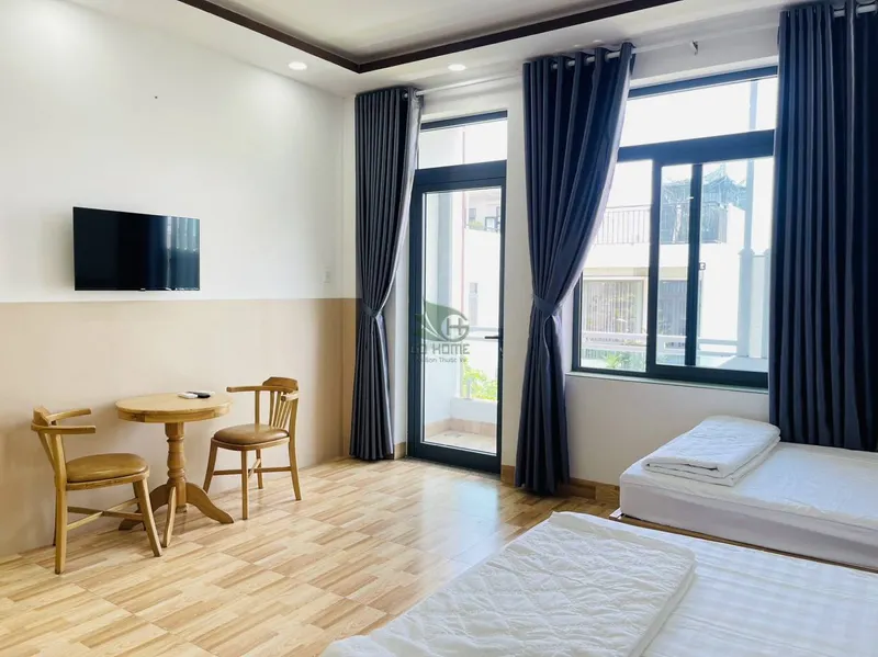 Studio with Balcony and Two Beds in Phuoc Hai