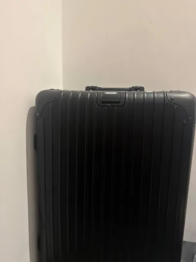 Vali 24 inch bán – tương tự RIMOWA – nhôm – 1,4 triệu đồng
