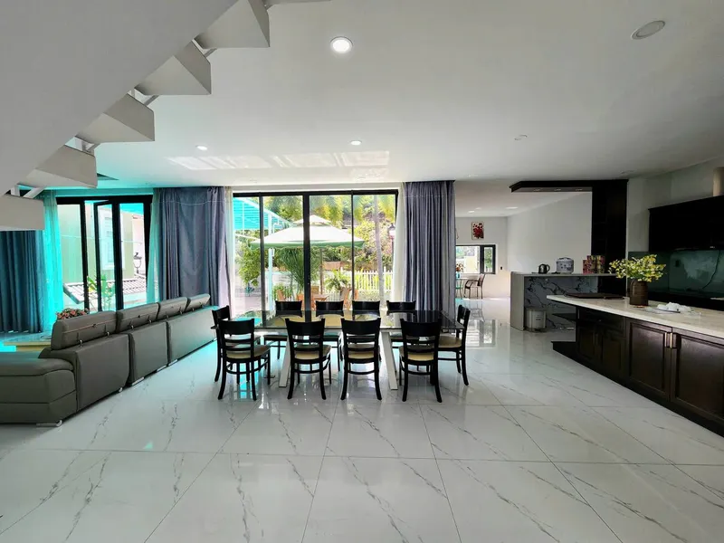 Villa for Rent – An Vien District, 6 Bedrooms, Pool & Sea View (450m²)