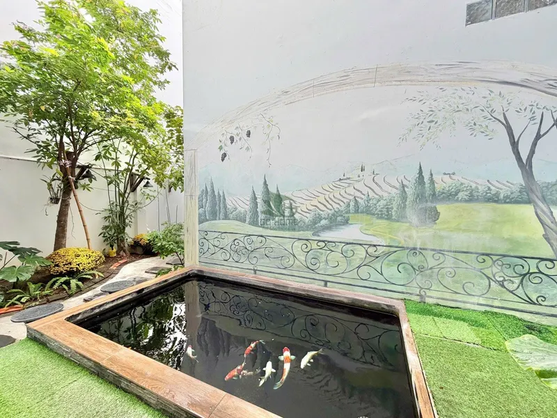 Villa với khu vườn ở trung tâm thành phố – 5 phòng ngủ, 4 phòng tắm – Phước Hòa – 35 triệu VND/tháng — 4/8