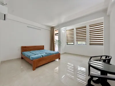 Nhà 4 phòng ngủ được trang bị đầy đủ với thang máy – Phước Long – 22 triệu đồng/tháng
