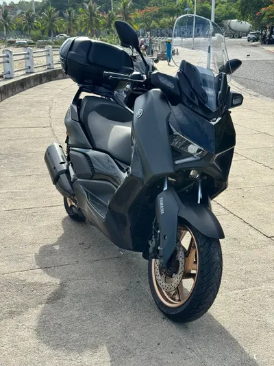 야마하 Xmax 300 맥시 스쿠터 – 2024년 10월, 30,000km, 우수한 상태
