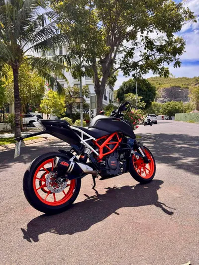 KTM Duke 390, 2018 – Полностью обслужен, выхлоп Black Cat, шины Pirelli