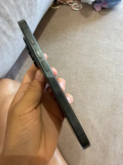 iPhone 15 Pro 256GB Black Titanium – треснуто заднее стекло