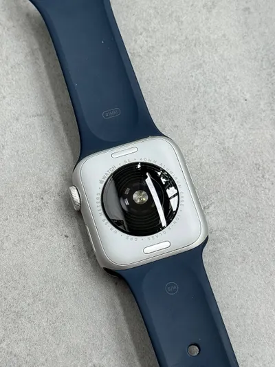 Apple Watch SE (GPS, 2-го поколения) 40 мм на продажу – 2.400.000 đ