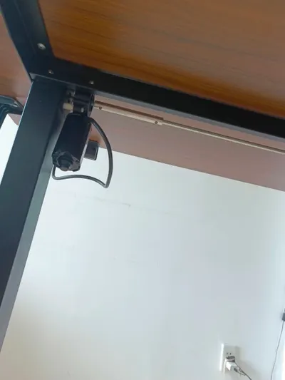 升降机制桌