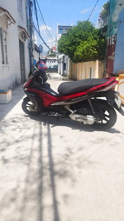 Honda Airblade 2012 – Well-Maintained Scooter – Blue Card – Helmet Included – 9M VND