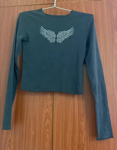 Bershka 탑 판매 – M사이즈 – 새 제품 – 정품 – 100,000동