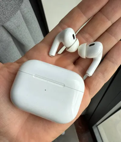 Apple AirPods gen 2 - б/у с новыми аксессуарами