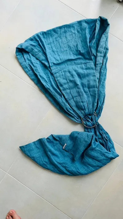 Bán nhiều đồ dùng cho trẻ em và thể thao – ba lô, túi vải, giày bóng đá, quần áo, đồ chơi, áp phích